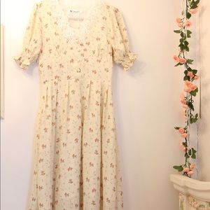 White Vintage Floral Dress